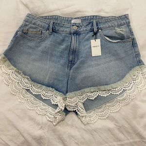 Brand new forever 21 shorts size 18
